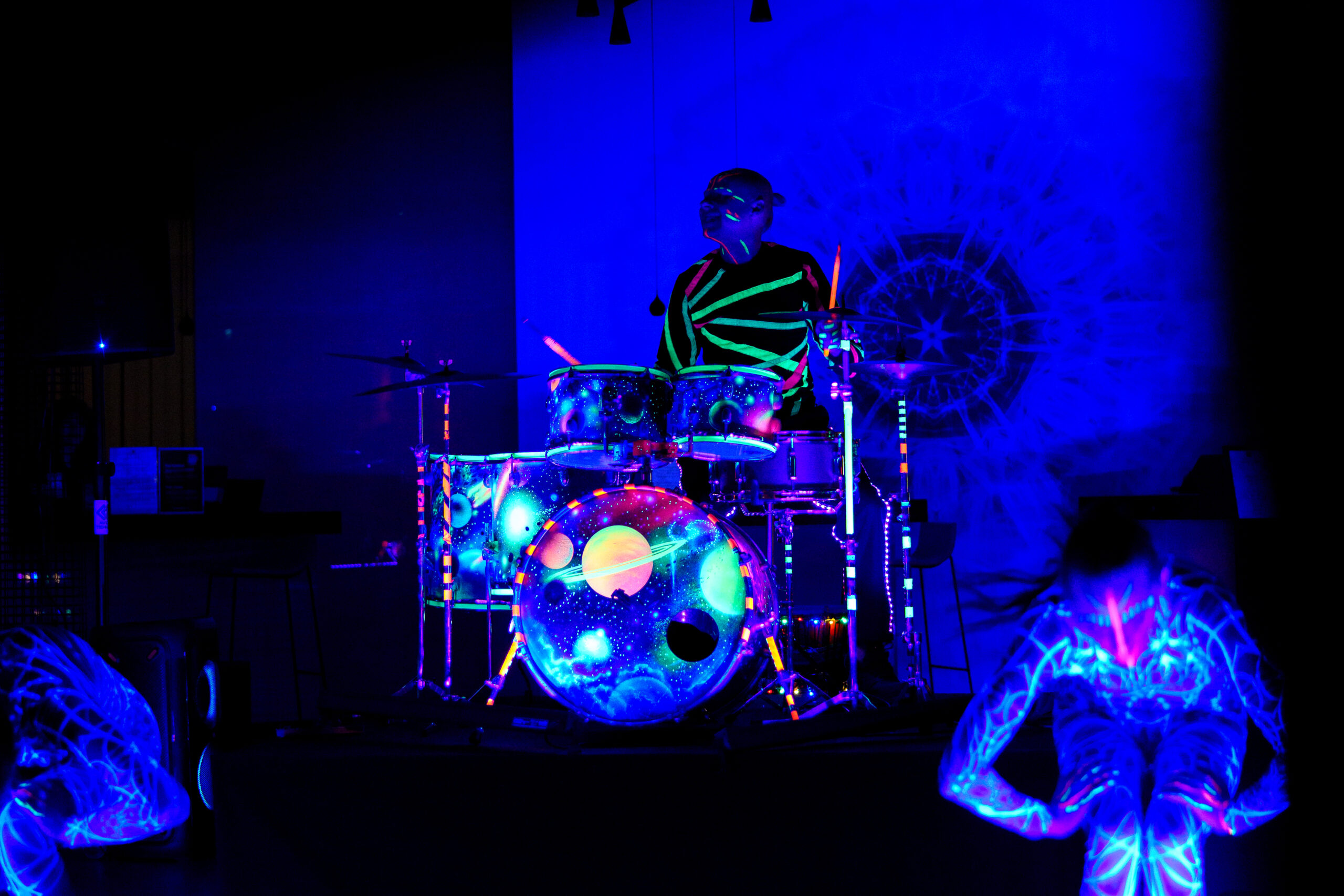 uv trummid ja tantsijad